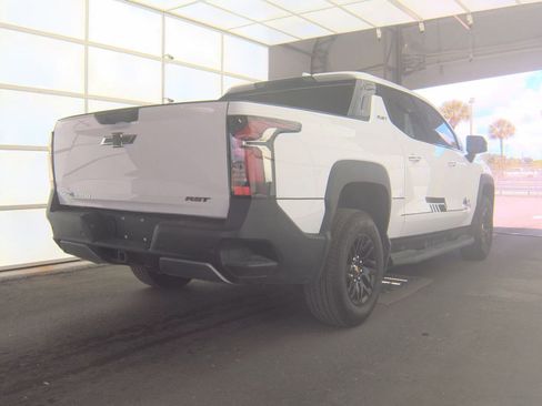 Used 2026 Chevrolet Silverado EV LT AWD/4WD image 7