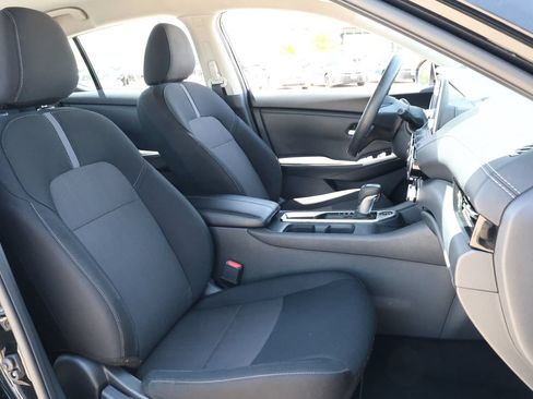 Used 2024 Nissan Sentra SV FWD image 27