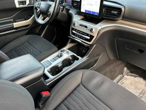 Used 2020 Ford Explorer XLT w/ Class III Trailer Tow Package image 15