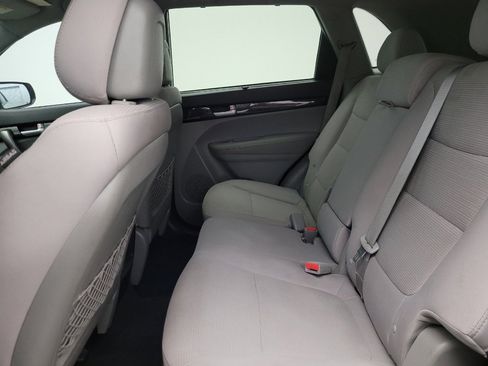 Used 2015 Kia Sorento LX FWD image 18