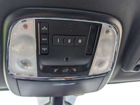 Used 2020 Jeep Grand Cherokee Limited AWD/4WD image 17