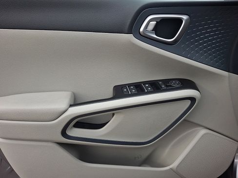 Certified 2023 Kia Soul EX image 12