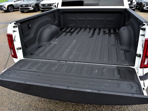 Used 2025 RAM 2500 Laramie AWD/4WD image 17