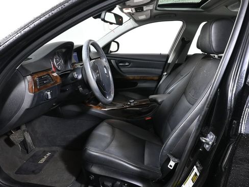 Used 2011 BMW 328i xDrive Sedan AWD/4WD image 3