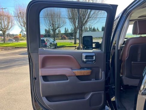 Used 2015 Chevrolet Silverado 2500 High Country w/ Duramax Plus Package image 10