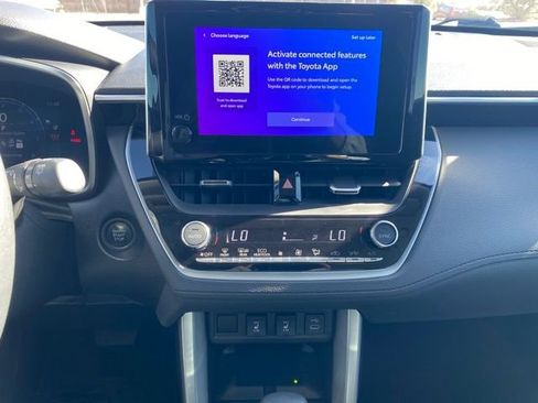 Used 2024 Toyota Corolla Cross XLE image 16