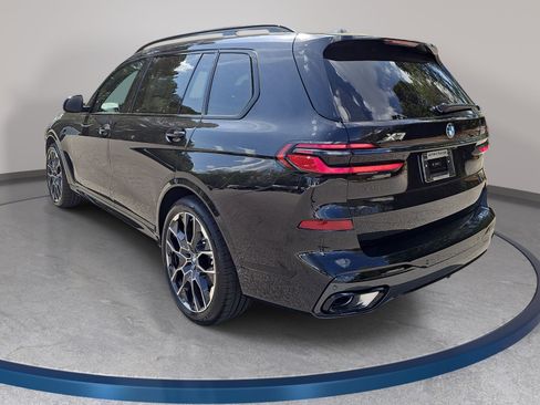 New 2026 BMW X7 xDrive40i w/ M Sport Package AWD/4WD image 7