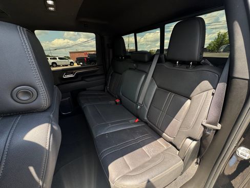 Used 2025 Chevrolet Silverado 3500 High Country w/ Technology Package AWD/4WD image 33