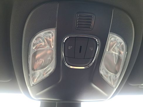 New 2026 Jeep Compass Latitude image 12