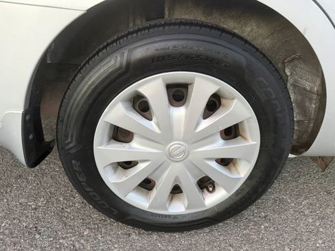 Used 2017 Nissan Versa S Plus image 9