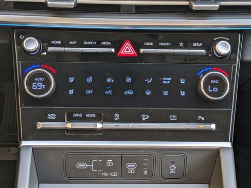 Used 2025 Hyundai Santa Fe Limited image 21