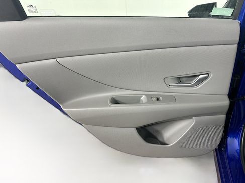 Used 2025 Hyundai Elantra SEL FWD image 27