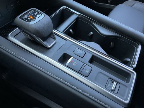 New 2026 Nissan Pathfinder SL image 41