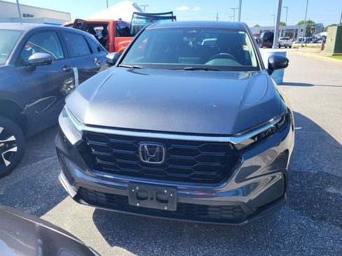 Used 2025 Honda CR-V EX image 2