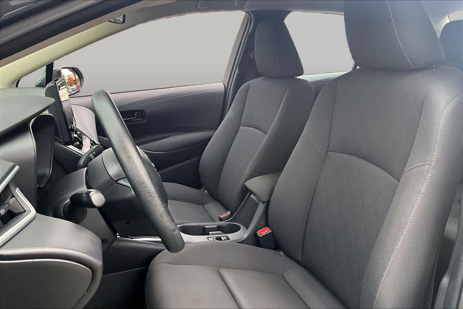 Used 2024 Toyota Corolla LE FWD image 8