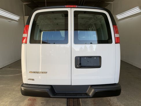 New 2025 Chevrolet Express 2500 image 5