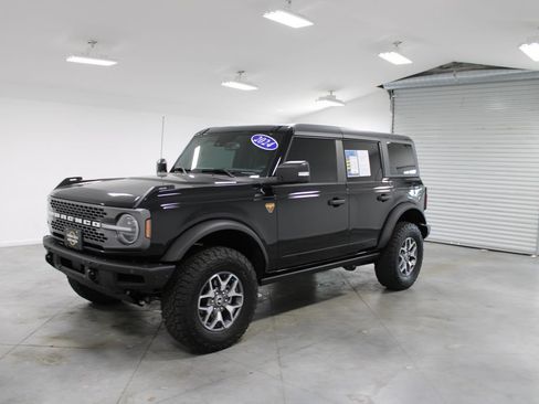 Used 2024 Ford Bronco Badlands AWD/4WD image 4