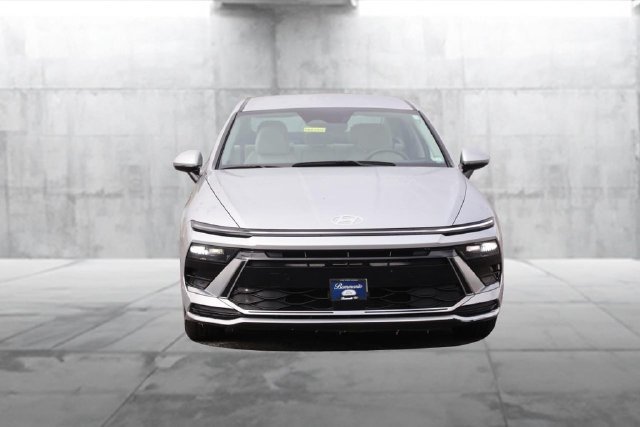 Used 2025 Hyundai Sonata SEL FWD image 4