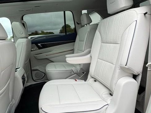 New 2026 Buick Enclave Avenir w/ Super Cruise Package image 16