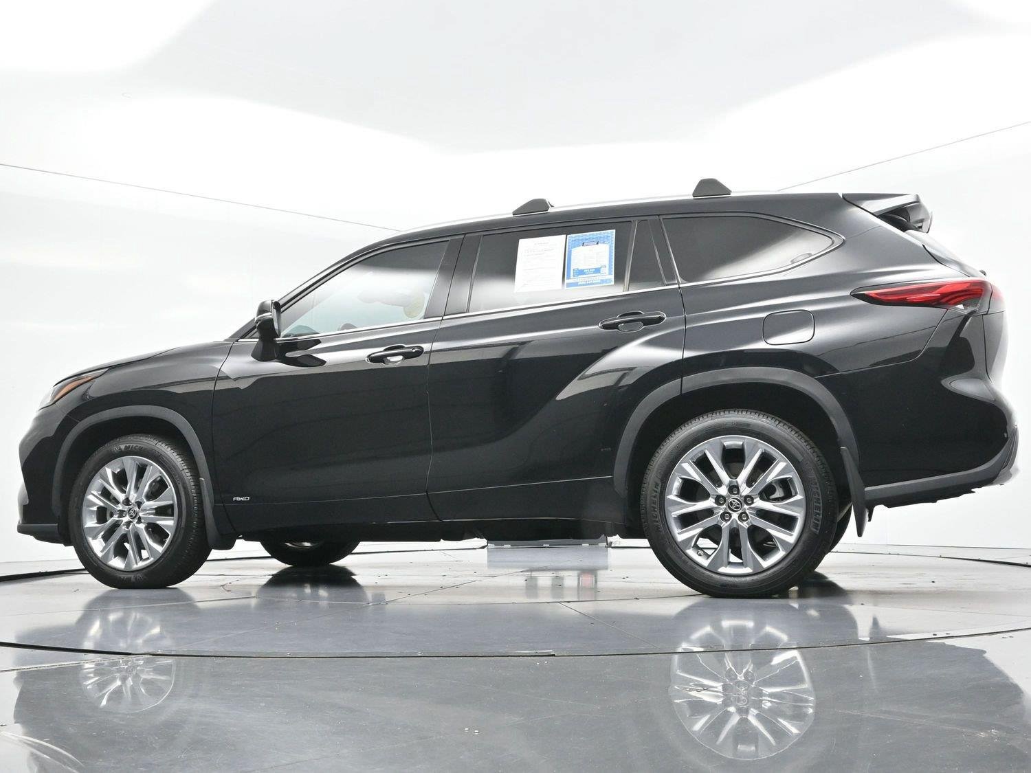Used 2023 Toyota Highlander Limited AWD/4WD image 57