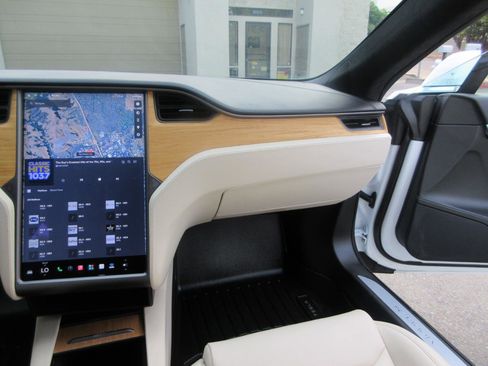Used 2021 Tesla Model S Long Range Plus AWD/4WD image 43