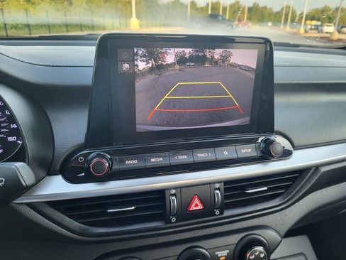 Used 2023 Kia Forte LXS image 17