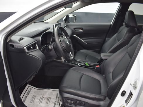 Used 2022 Toyota Corolla Cross XLE w/ Convenience Package AWD/4WD image 14