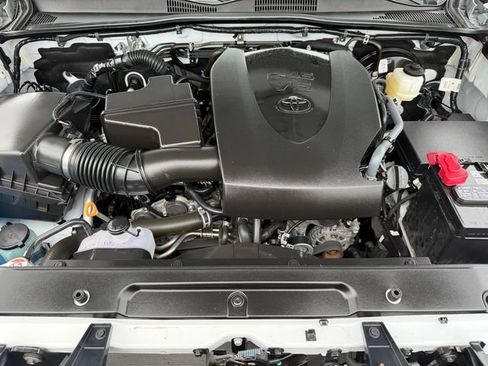 Certified 2023 Toyota Tacoma SR AWD/4WD image 38