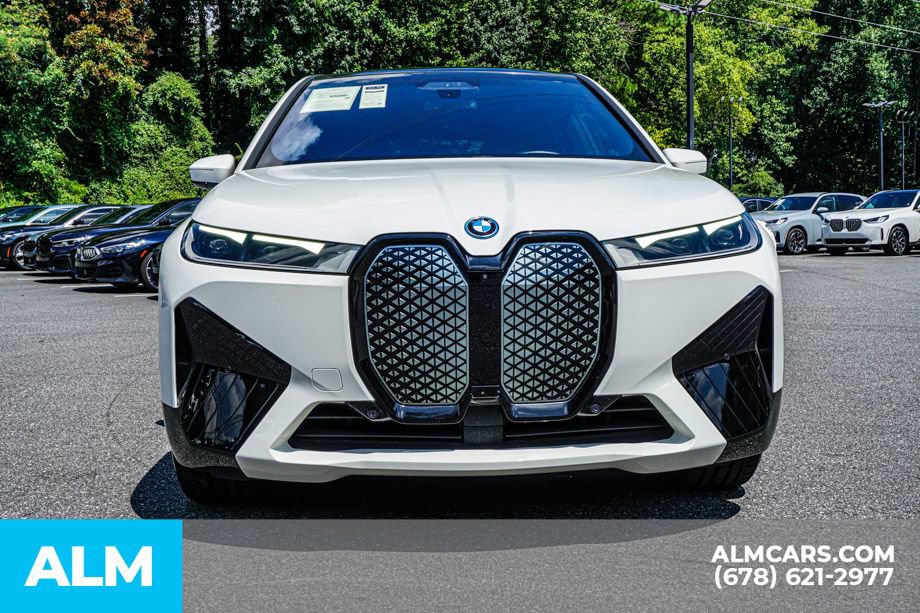 Used 2024 BMW iX xDrive50 w/ Sport Package AWD/4WD image 9