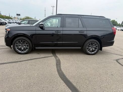 Used 2026 Ford Expedition Max Platinum w/ Stealth Appearance Package AWD/4WD image 7