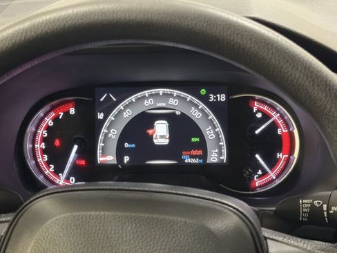 Used 2024 Toyota RAV4 XLE FWD image 28