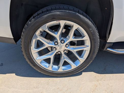 Used 2020 Cadillac Escalade Premium Luxury AWD/4WD image 13
