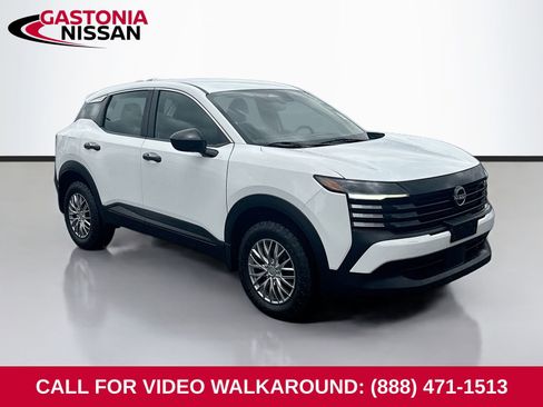 Used 2025 Nissan Kicks S FWD image 1