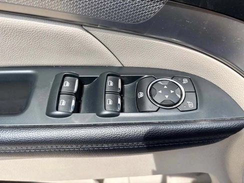 Used 2018 Ford Explorer XLT w/ Equipment Group 202A FWD image 18