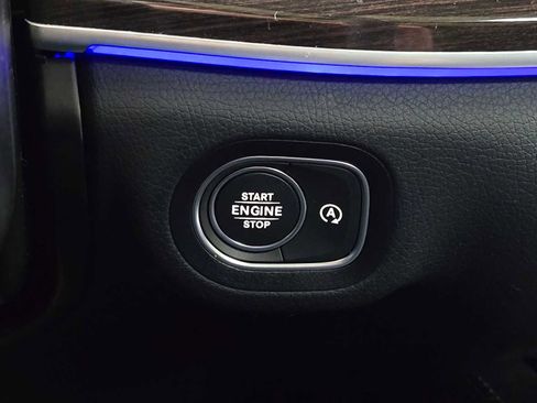 Used 2025 Mercedes-Benz GLS 450 4MATIC image 36