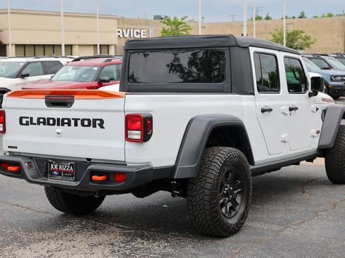 Used 2023 Jeep Gladiator Mojave AWD/4WD image 31
