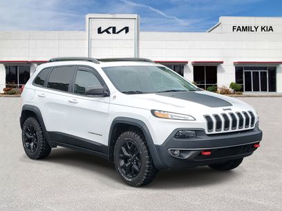 Used 2016 Jeep Cherokee Trailhawk w/ Comfort/Convenience Group