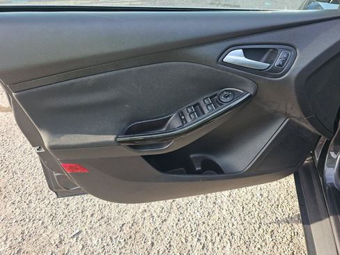 Used 2015 Ford Focus Titanium FWD image 10