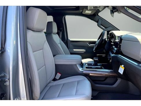 New 2026 Chevrolet Silverado 1500 RST w/ Z71 Off-Road Package AWD/4WD image 11