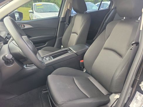 Used 2018 MAZDA MAZDA3 Sport FWD image 17