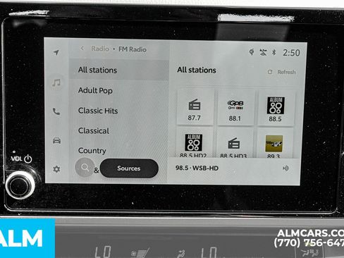 Used 2025 Toyota Camry SE image 41