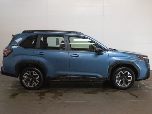 Used 2025 Subaru Forester AWD/4WD image 3