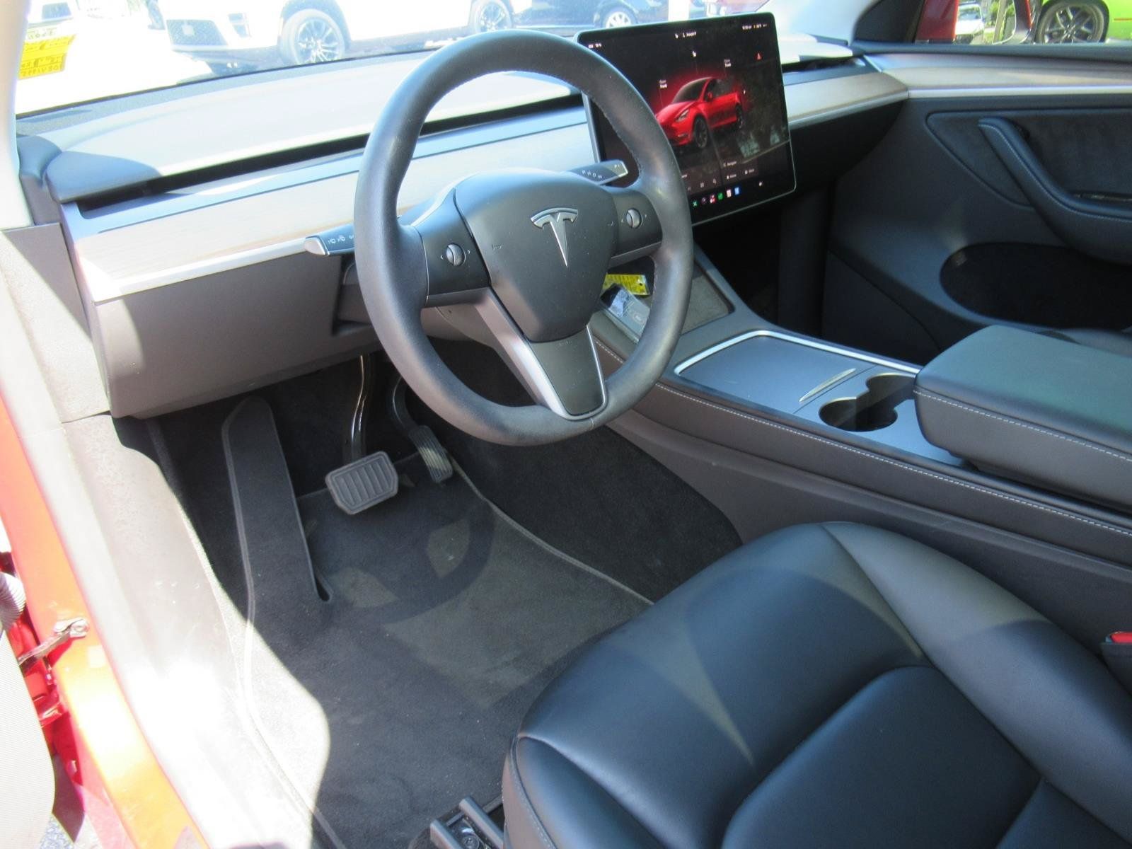 Used 2024 Tesla Model Y Long Range AWD/4WD image 16