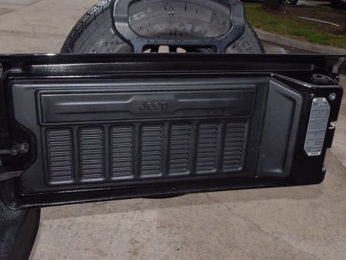 Used 2021 Jeep Wrangler Sport AWD/4WD image 34