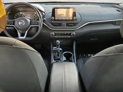 Used 2022 Nissan Altima 2.5 SV w/ SV Premium Package image 18