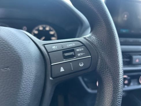 Used 2023 Honda HR-V LX image 18