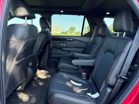 Used 2024 Honda Pilot TrailSport image 17