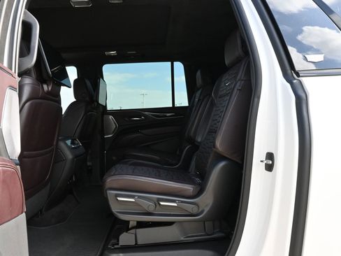 Used 2022 Cadillac Escalade ESV Sport Platinum w/ LPO, ONYX Package image 20