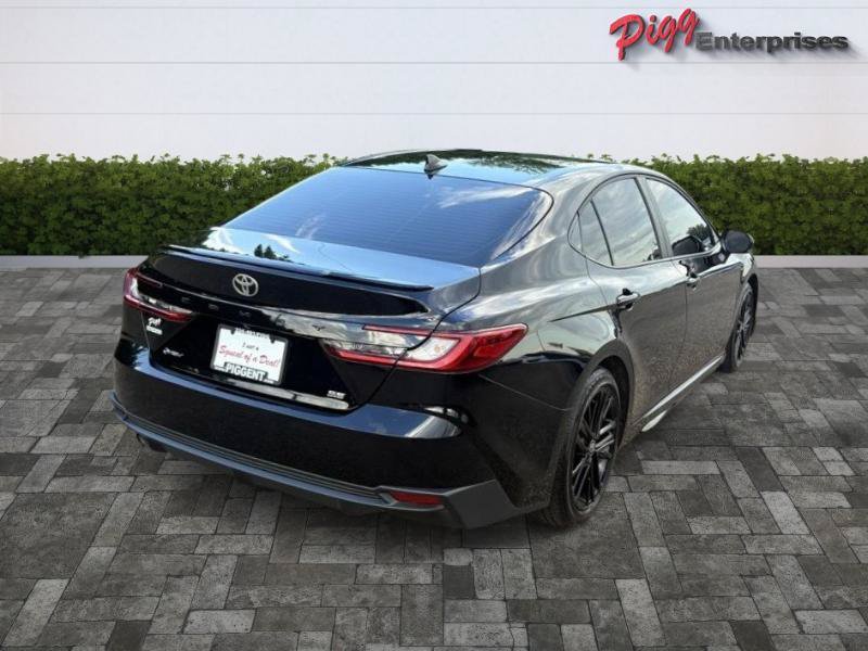 Used 2026 Toyota Camry SE FWD image 7
