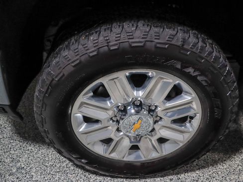 Used 2024 Chevrolet Silverado 3500 High Country w/ High Country Premium Package AWD/4WD image 11